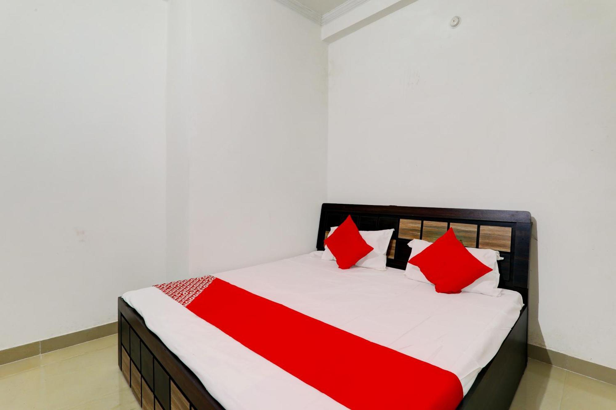 Oyo Flagship Shine Hotel Chinhat Екстер'єр фото